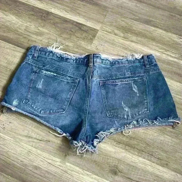 💜 Rue21 Blue Jean Shorts Size 14 - Picture 2 of 2